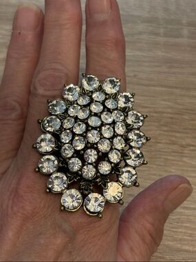 Vintage-Crystal Statement Ring - Clear Crystal /brass tone